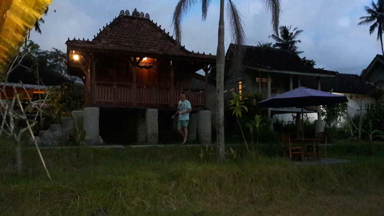 Kubu Taru Hotel Сидемен Екстериор снимка