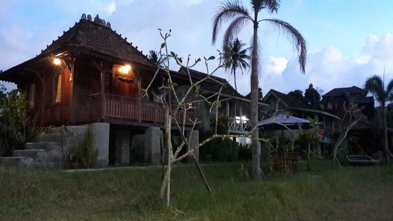Kubu Taru Hotel Сидемен Екстериор снимка